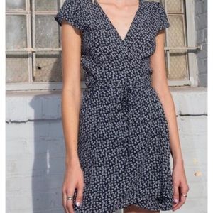 Brandy Melville / Flower Mini Wrap Dress